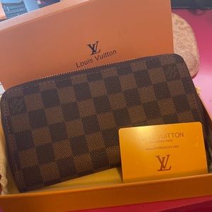 Excellent Louis Vuitton Wallet